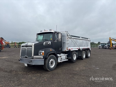 2013 Western Star W4700SB 8x4 Tri/A Dump Truck