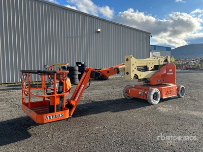 2009 JLG E400AJPN 2WD Electric Articulating Boom Lift