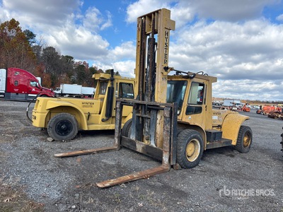 1985 Hyster H350B 35000 lb Pneumatic Tire Forklift