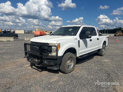 2017 Ford F-250 XL 4x4 Crew Cab بيك اب