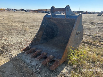 Brandt 48 in Q/C Digging Excavator Bucket - Fits John Deere 300