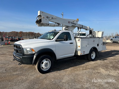 2016 Terex Hi-ranger 36 ft on 2016 Ram 5500 4x4 Piattaforma autocarrata