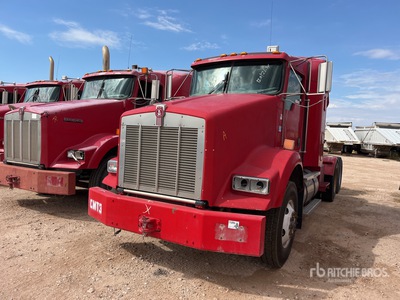 2013 Kenworth T800 6x4 Sleeper Truck Tractor (Inoperable)