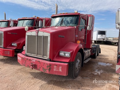 2013 Kenworth T800 6x4 Sleeper Truck Tractor (Inoperable)