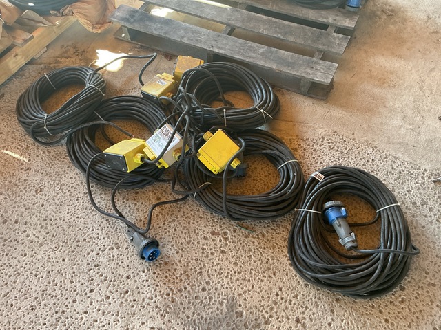 (5) Southwire Resist All E46194 16 AWG Power Cords (5) Southwire Resist All E46194 16 AWG Power Cords