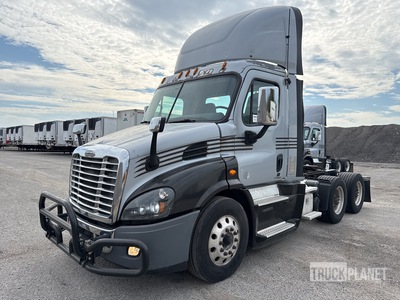 2017 Freightliner Cascadia 6x4 T/A Day Cab Truck Tractor