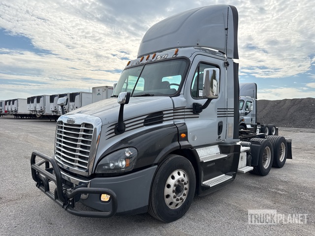 CAMIóN 2017 FREIGHTLINER