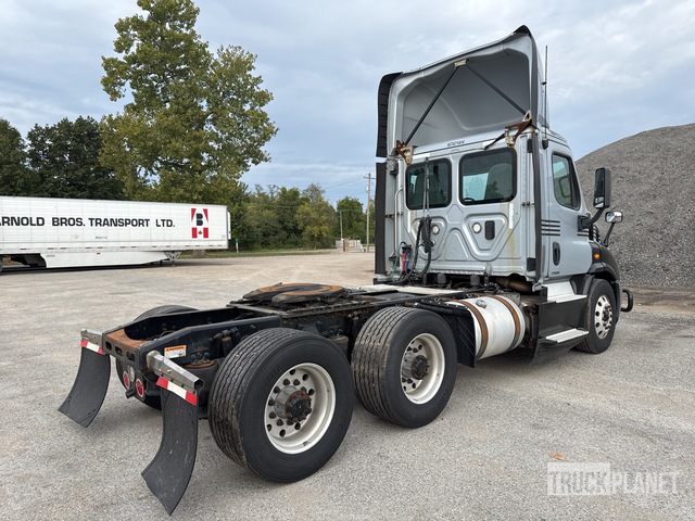 CAMIóN 2017 FREIGHTLINER