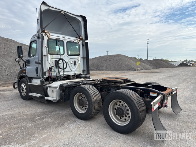 CAMIóN 2017 FREIGHTLINER