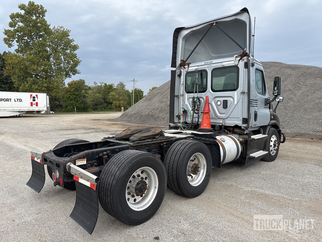 CAMIóN 2017 FREIGHTLINER