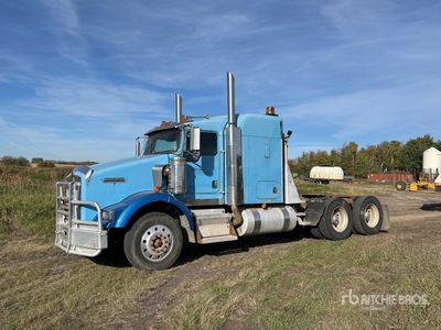 2005 Kenworth T800 T/A Sleeper Truck Tractor