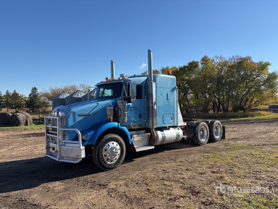 2005 Kenworth T800 6x4 T/A Sleeper Truck Tractor