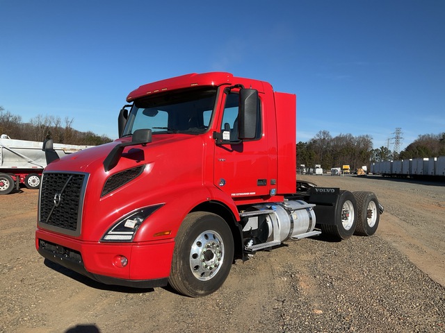 2021 Volvo VNR 6x2 T/A Day Cab Truck Tractor