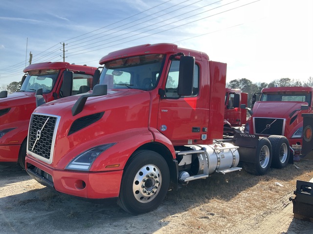 2021 Volvo VNR 6x2 T/A Day Cab Truck Tractor