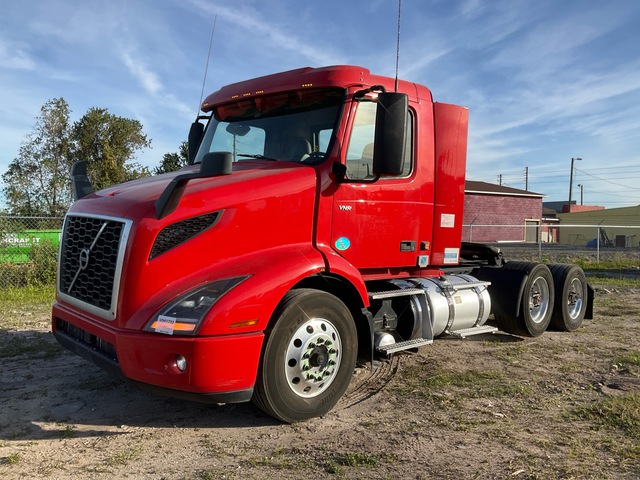 2021 Volvo VNR 6x2 T/A Day Cab Truck Tractor