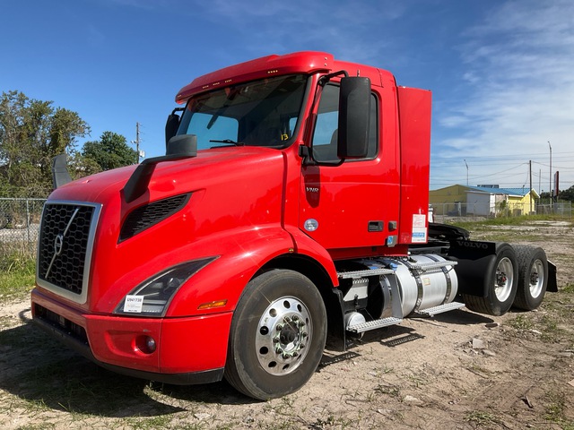 2021 Volvo VNR 6x2 T/A Day Cab Truck Tractor