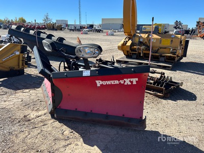 Boss Poly-V XT 9 ft 2 in Schneepflug