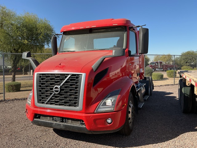 2021 Volvo VNR 6x2 T/A Day Cab Truck Tractor