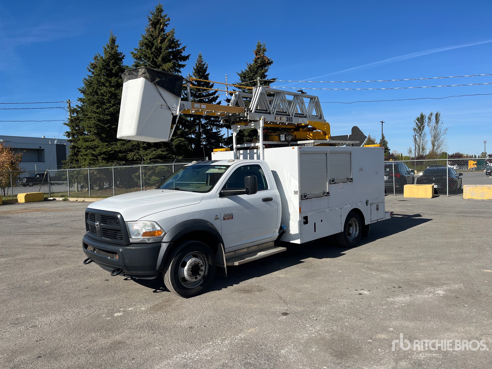 2012 Dodge Ram 5500 4x2 Bucket Truck