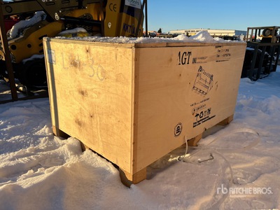 2025 AGT M-4IN1BCT 43 in Multi-Purpose Mini Godet pour chargeuse à différentiel (Unused)