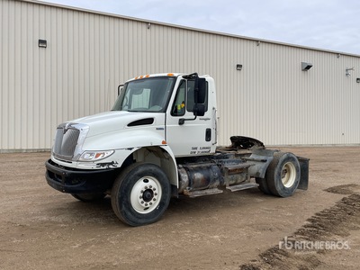 2008 International 4400 4x2 Cabeza Tractora Cabina Corta