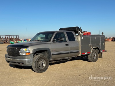 2002 Chevrolet Silverado 2500HD 4x4 Extended Cab Utility Truck