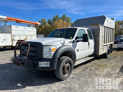 2015 Ford F-550 4x4 Extended Cab Service Truck
