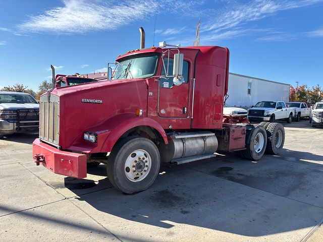 2012 Kenworth T800 6x4 T/A Sleeper Truck Tractor (Inoperable)