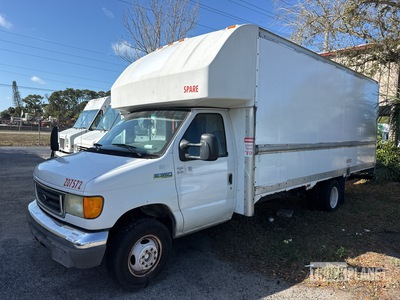 2007 Ford E-350 Fourgon cargo (Inoperable)