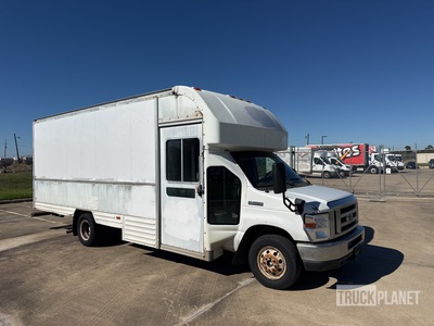 2008 Ford E-350 4x2 バントラック
