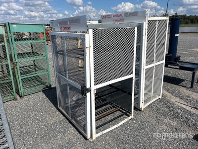 Quantity of (2) Storage Cages Varios, tienda, almacen, consumidor