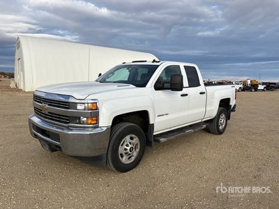 2015 Chevrolet Silverado 2500HD 4x4 Extended Cab بيك اب