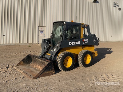 2018 John Deere 324E Two-Speed を見 Skid-Steer Loader