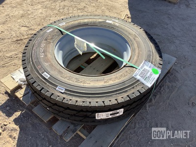 Michelin 11R22.5 Tire w/Wheel