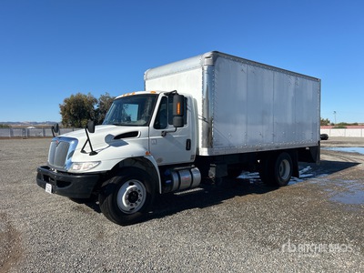 2018 International 4300 4x2 バントラック