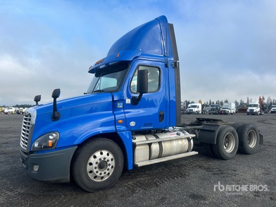 2018 Freightliner Cascadia 125 6x4 Ciągnik siodłowy T/A z kabiną dzienną