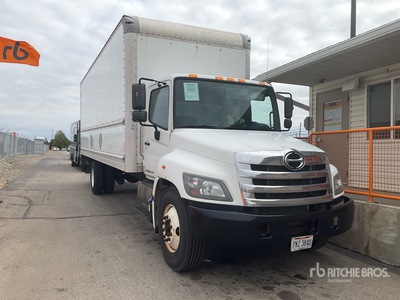 2019 Hino 338 Camion fourgon