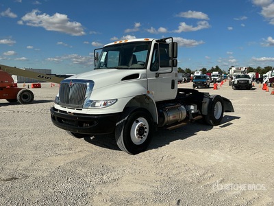 2019 International 4400 4x2 S/A Dagcabine Trekker