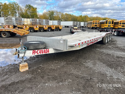 2022 Hot. Summer 32 ft Tri/A Equipment Trailer