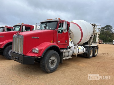 2018 Kenworth T800 6x4 Mixer Truck