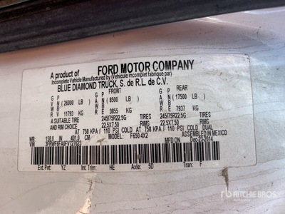2015 Ford F-650 4x2 Camion de service