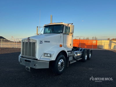2005 Kenworth T800 6x4 T/A Day Cab Truck Tractor