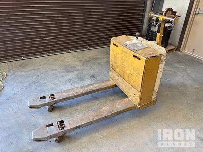 Yale MOB0302748 3000 lb Electric Vérins de châssis