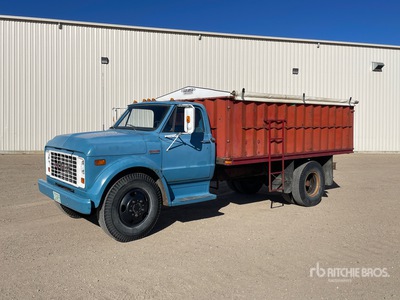 1971 GMC 5500 6x4 Grain Truck
