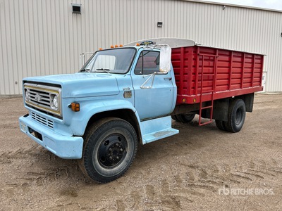 Chevrolet C60 Custom Deluxe 4x2 Grain Truck