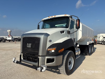 2014 Cat CT660S 6x4 Water Truck