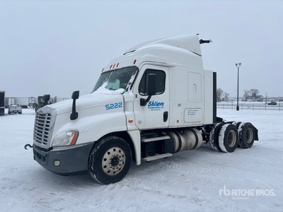 2015 Freightliner Cascadia 125 6x4 Sleeper Truck Tractor