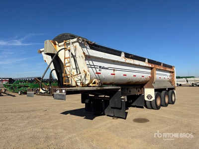 2011 Midland 32 ft Tri/A エンドダンプトレーラー