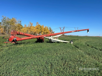 Farm King 1370 13 in x 70 ft Swing Grain Auger