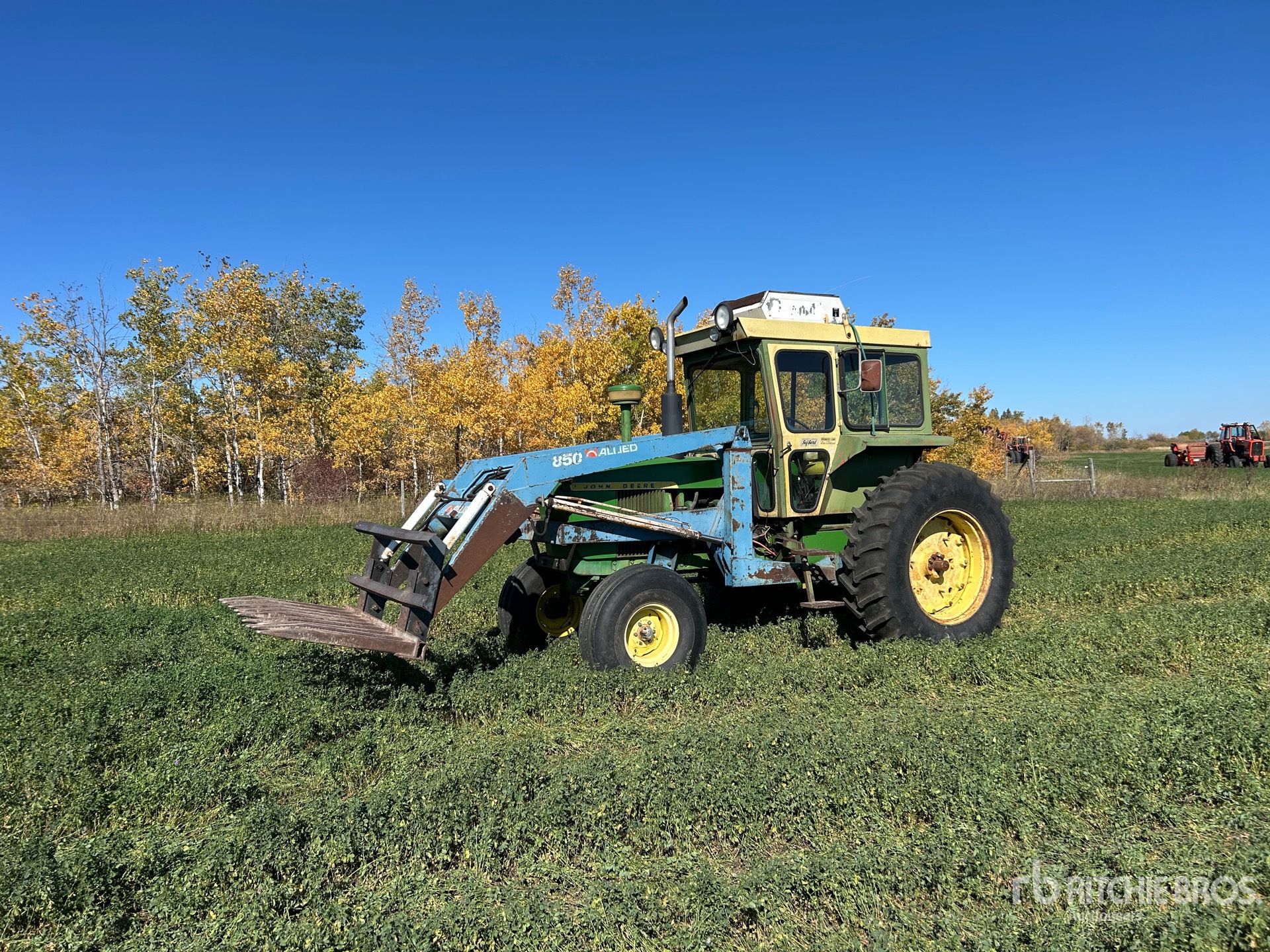 John Deere 1020 2WD Tractor